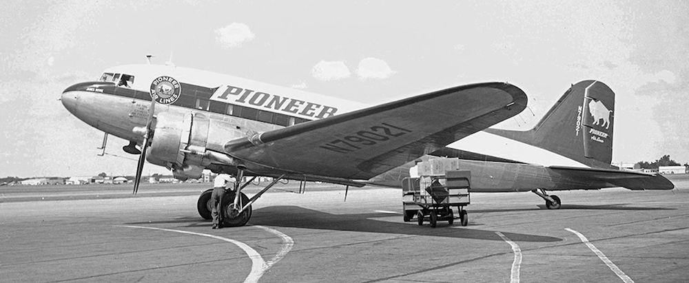 Pioneer Air Lines Douglas DC-3.