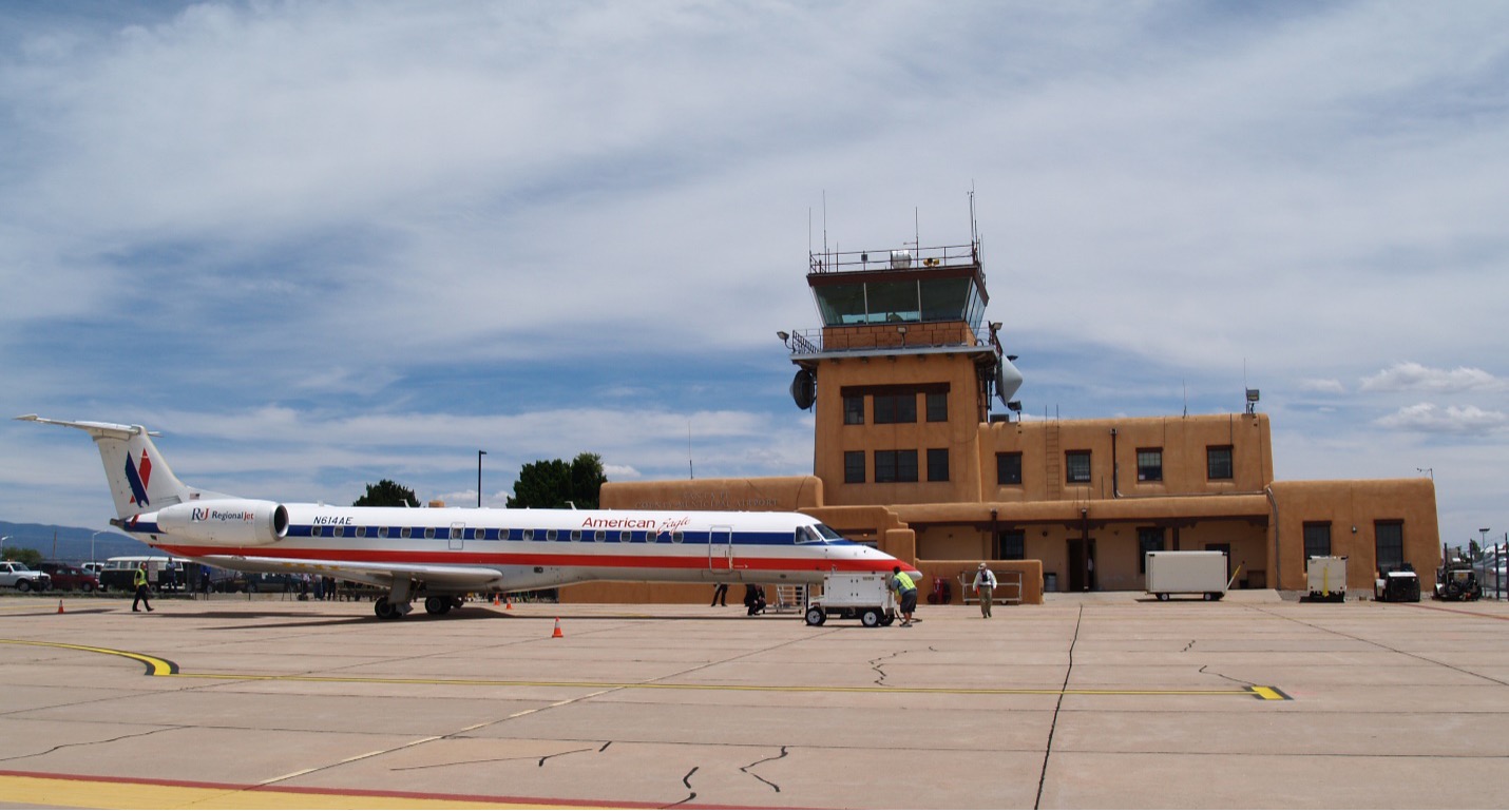 The ramp side of the terminal building in 2009 when American Eagle inaugurated service.